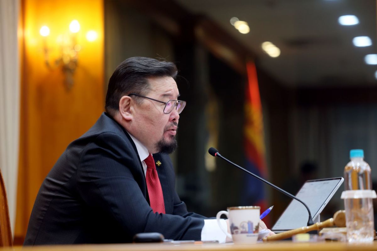 Монгол Улсын дархан хилийн зурваст газарт 34,227 га газар олгосон өмнөх Засгийн газрын хууль бус тогтоолыг хүчингүй болголоо